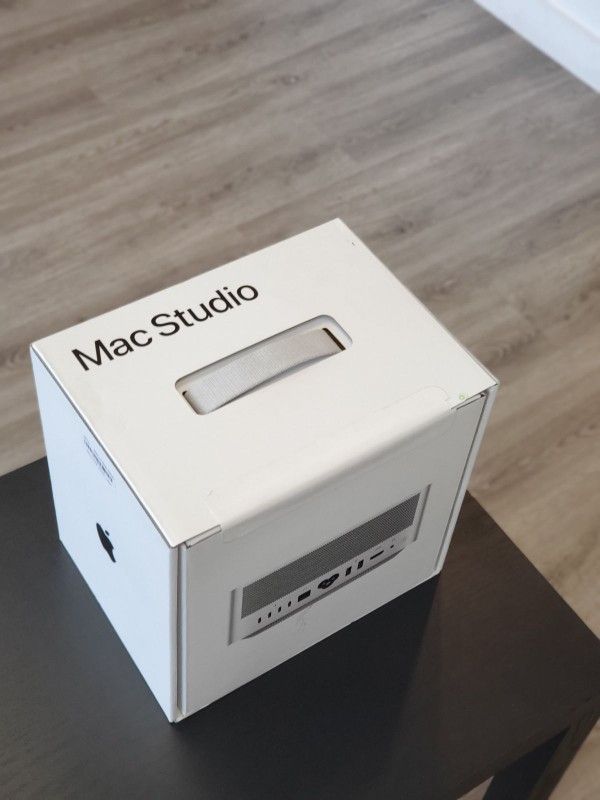 Mac Studio M1 Max, 512GB, 32GB Memory Apple 2022 Mac Studio M1 Max