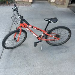 Trek MT200 24” Kids Mountain bike 
