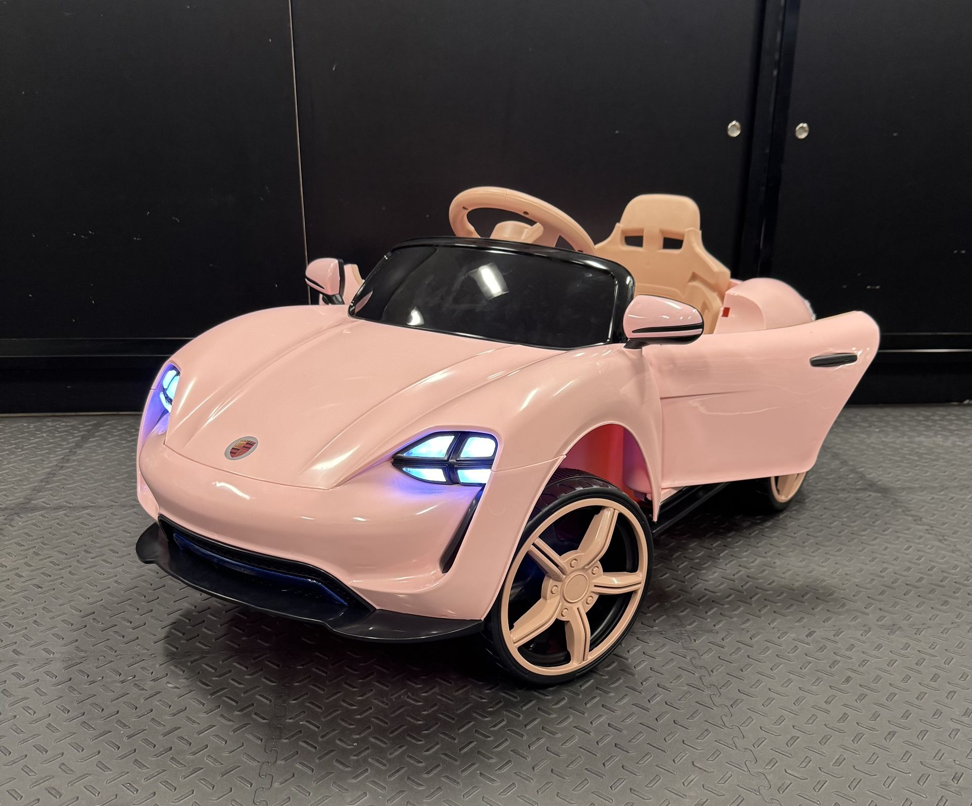 Brand New Porsche Power Wheel Ride On Toy Car For Kids .