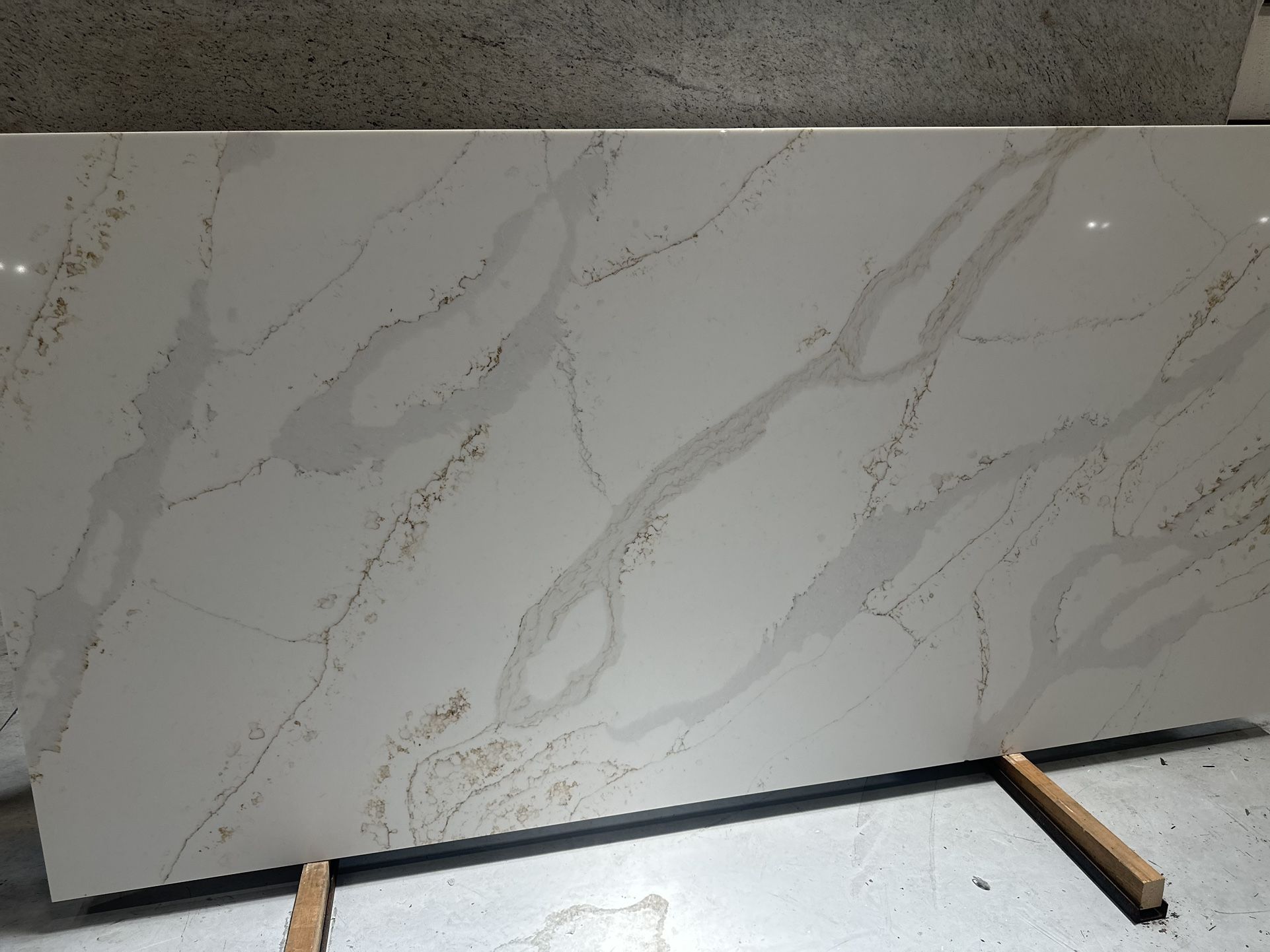 Quartz And Granite Slabs