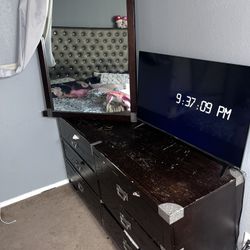 NEED IT GONE ASAP( PRICE NEGOTIABLE)