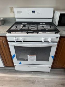 Whirlpool White Propane Range Stove