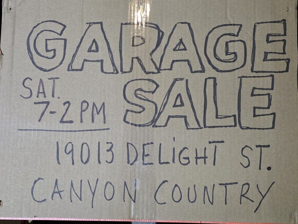 Garage Sale Lots of Vintage and Collectibles, Must See