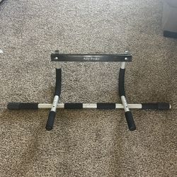 Ally Peaks Pull Up Bar