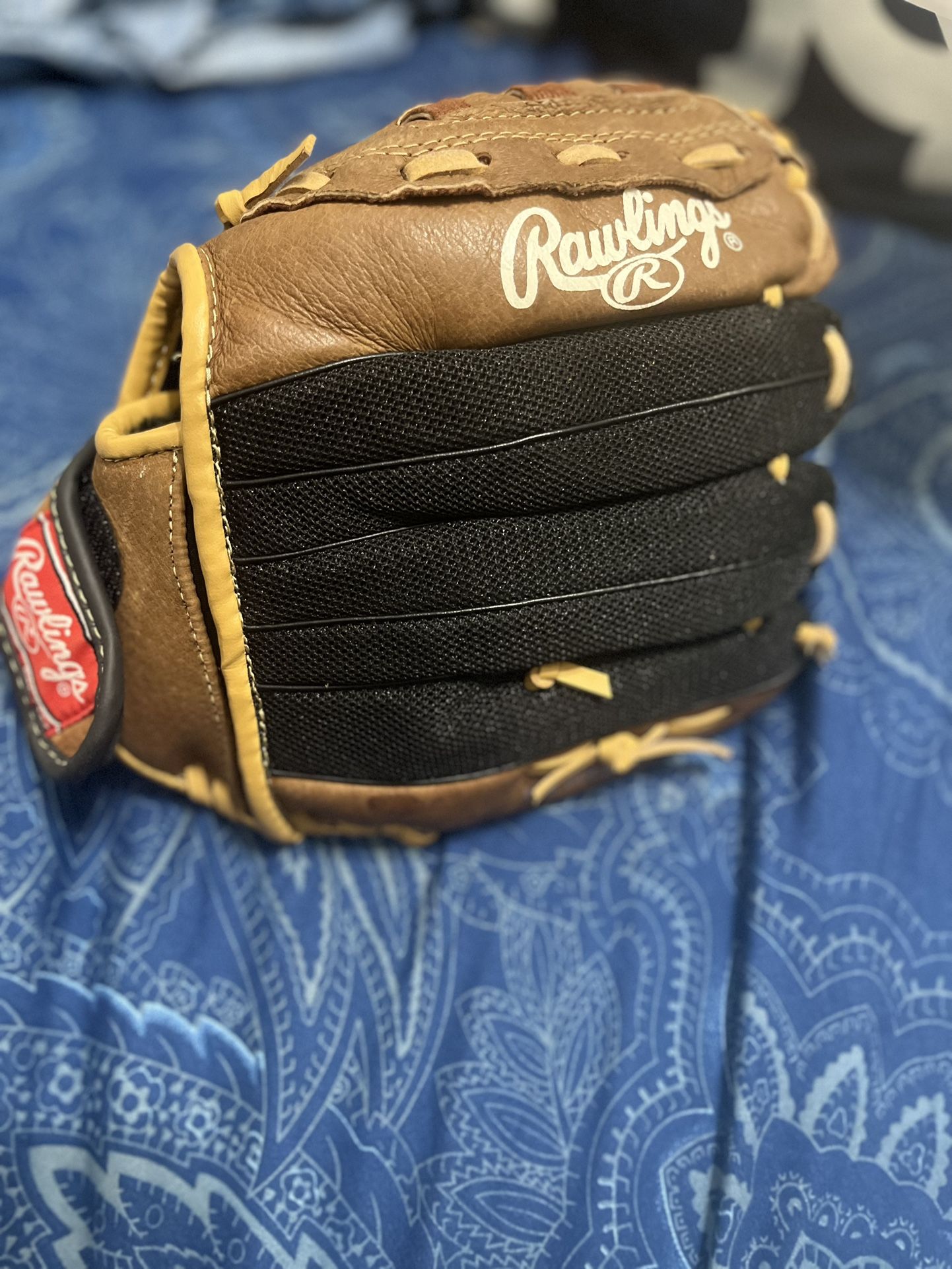 Rawlings Left Hand Baseball Glove Size 11 Inch