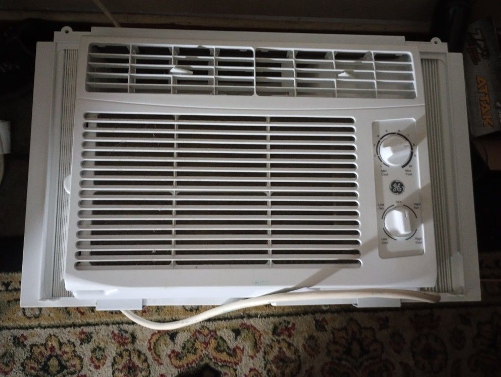 Brand New 5000 BTU GE Window Air Conditioner 