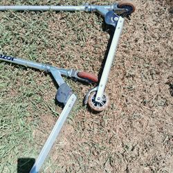 2 Razor scooters