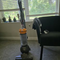 Dyson MULTIFLOOR VACUUM 