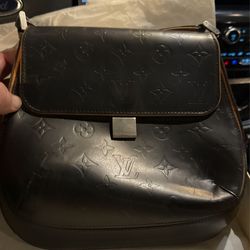 Louis Vuitton/ CUIR MAT