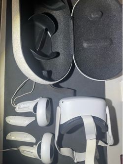 Meta Quest VR Headset with 2 Controllers & Carrying Case – Tested Works Grea