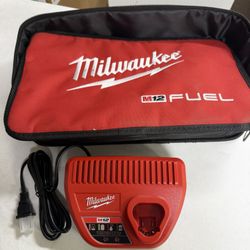 M12 12-Volt Lithium-Ion Battery Charger