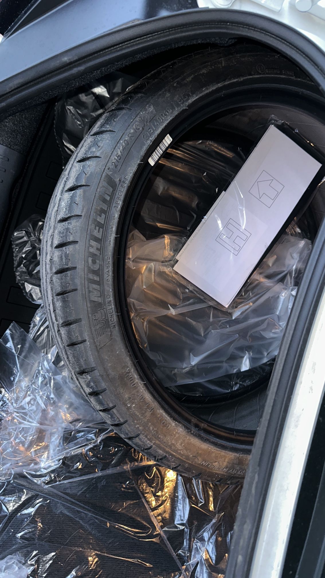 Michelin Pilot Sport 4 S Tires(215/40R18)