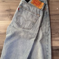 Women’s Levi Shorts