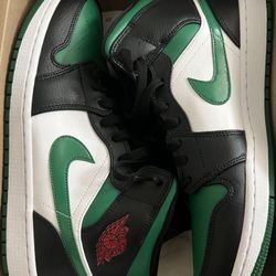 Jordan 1 Mid Pine Green