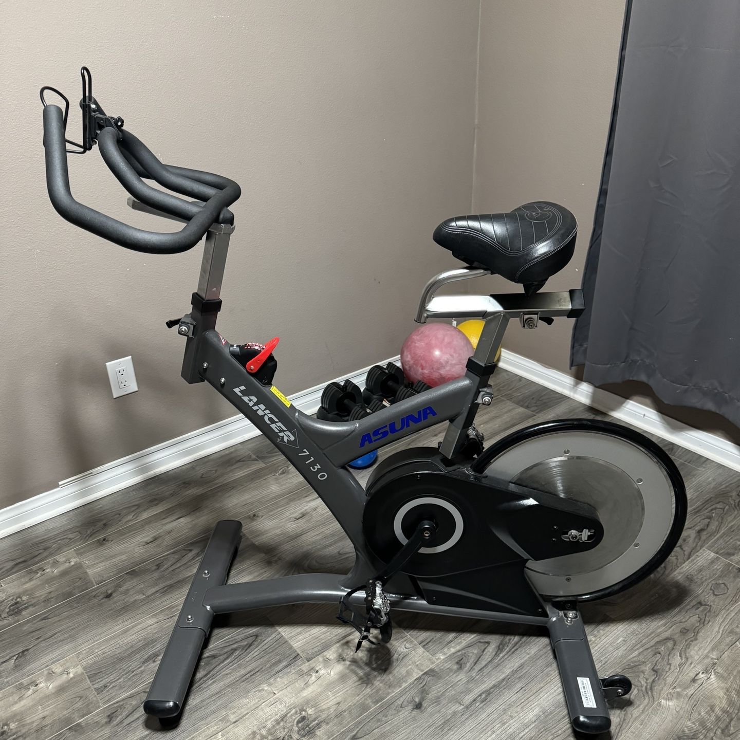 Asuna Lancer Commercial Exercise bike for Sale in Hesperia CA OfferUp