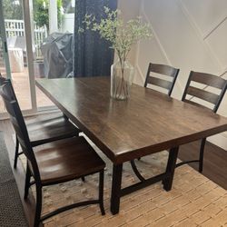 Dining room set
