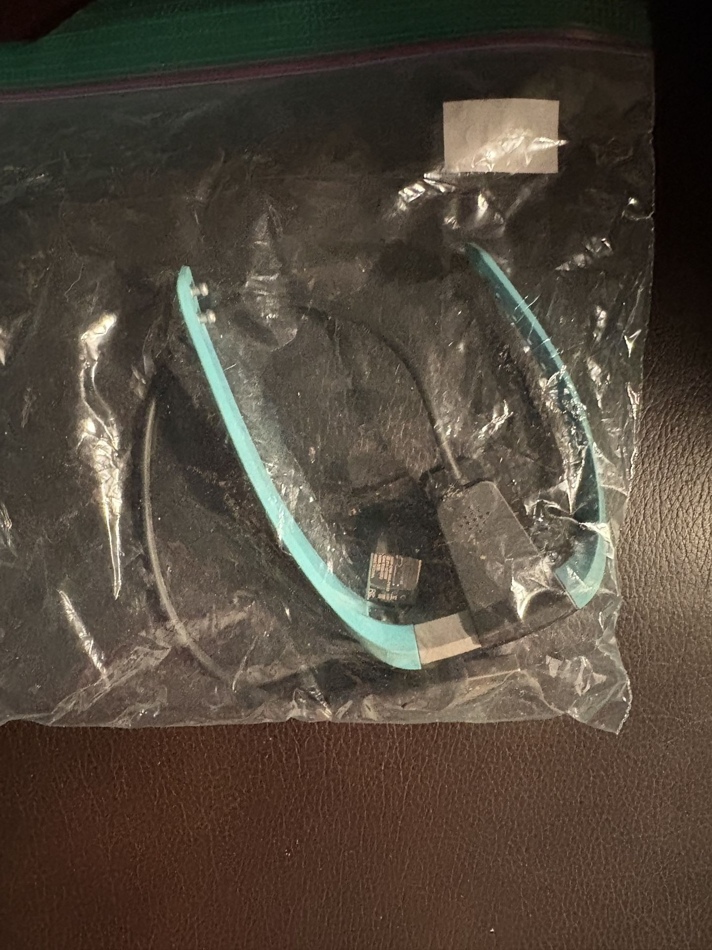 Fitbit Alta With Charger and Doggle Works