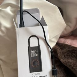Car Tire Inflator / New