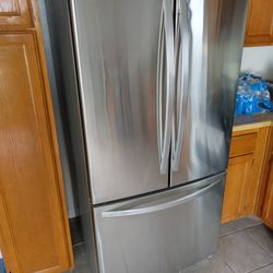 Nice!!! Stainless Steel Kenmore Refrigerator 