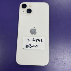 Iphone 13 128 Gb| Unlocked | Comes with Store warranty | Free charger and Cable 