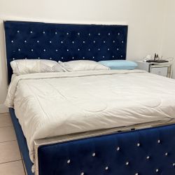 King Bed Blue 