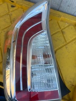Toyota Prius Taillight Tail Lamp Driver Side LH Silver J443