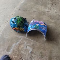 Hit Wheels Helmet And Knee Pads