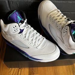 AJ 5 Grapes. 2025