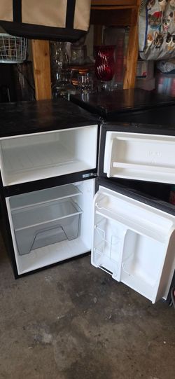 Mini fridge
