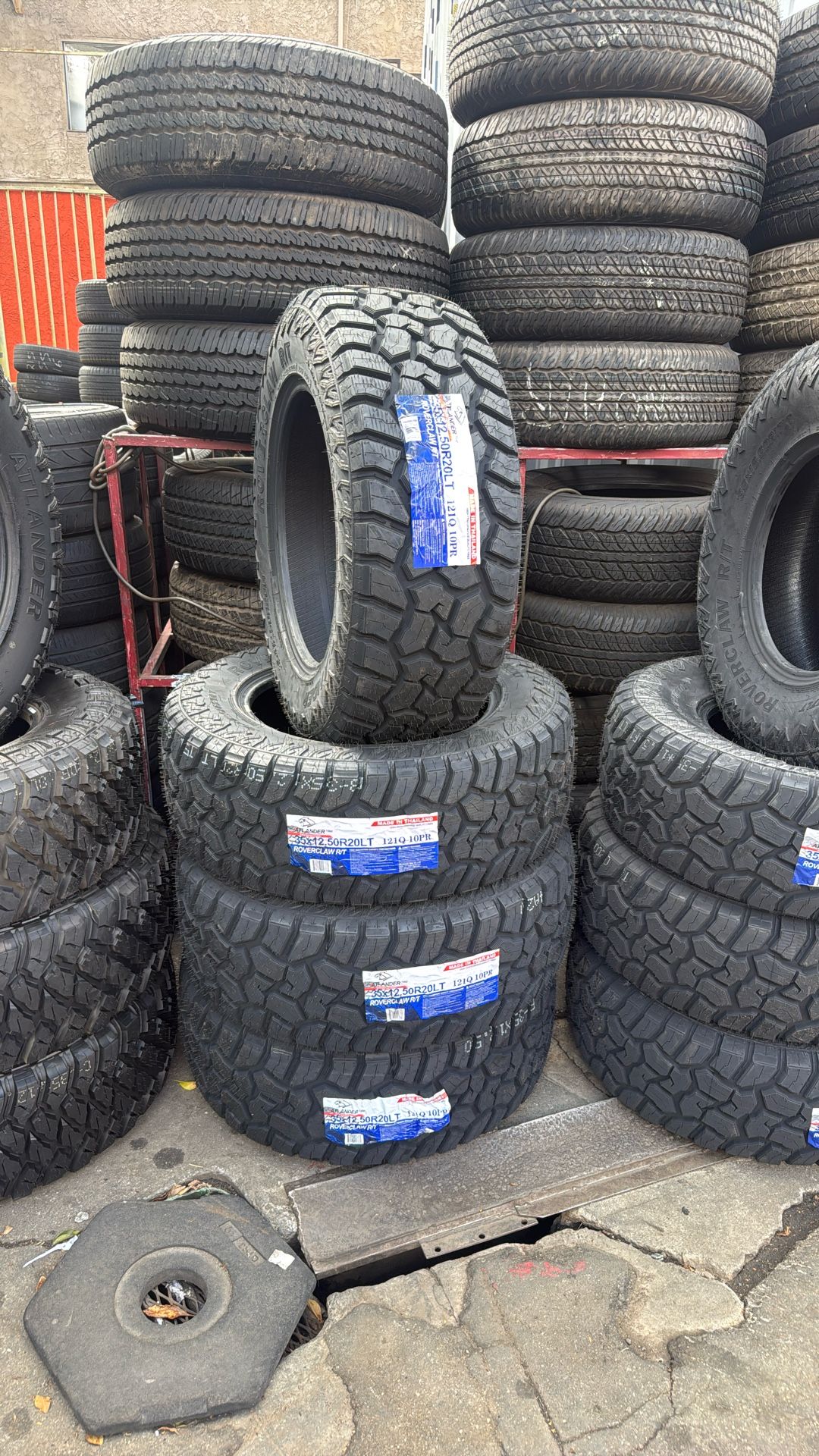 New Tires Installed/ Llantas Nuevas Instaladas 35/12.50/20 Atlander Tires
