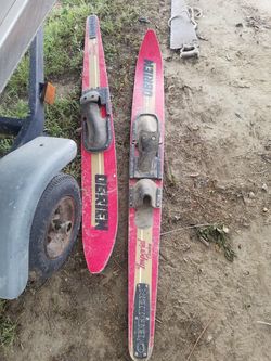 Obrien water skies 2 pairs