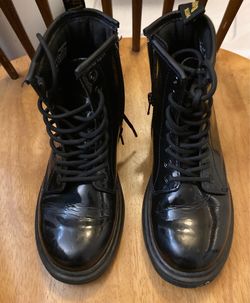 Dr martens kids boots size 2