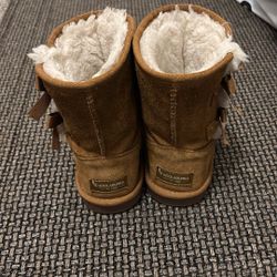 KOOLABURRA BY UGGS (size 1)