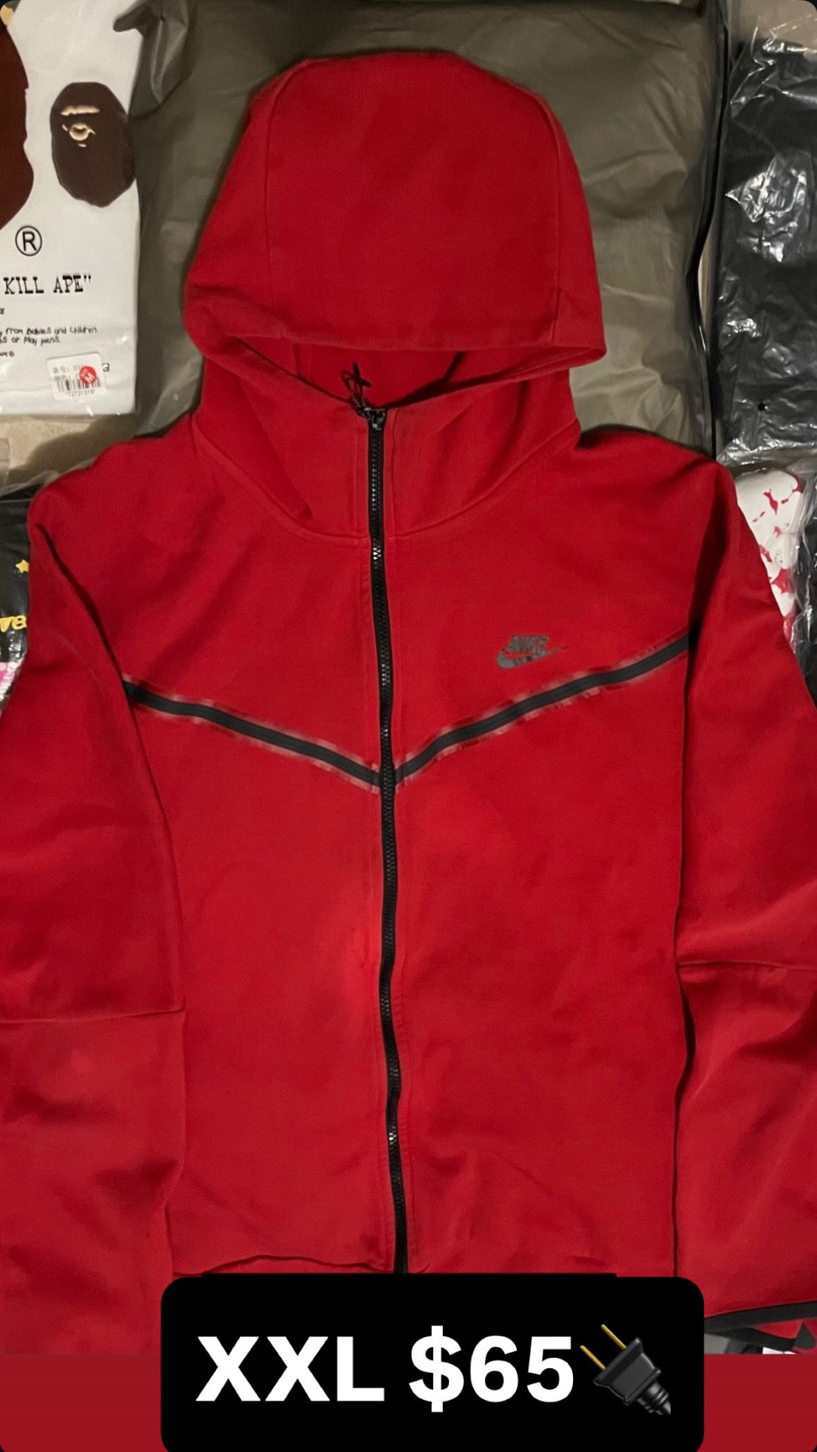 Red nike tech