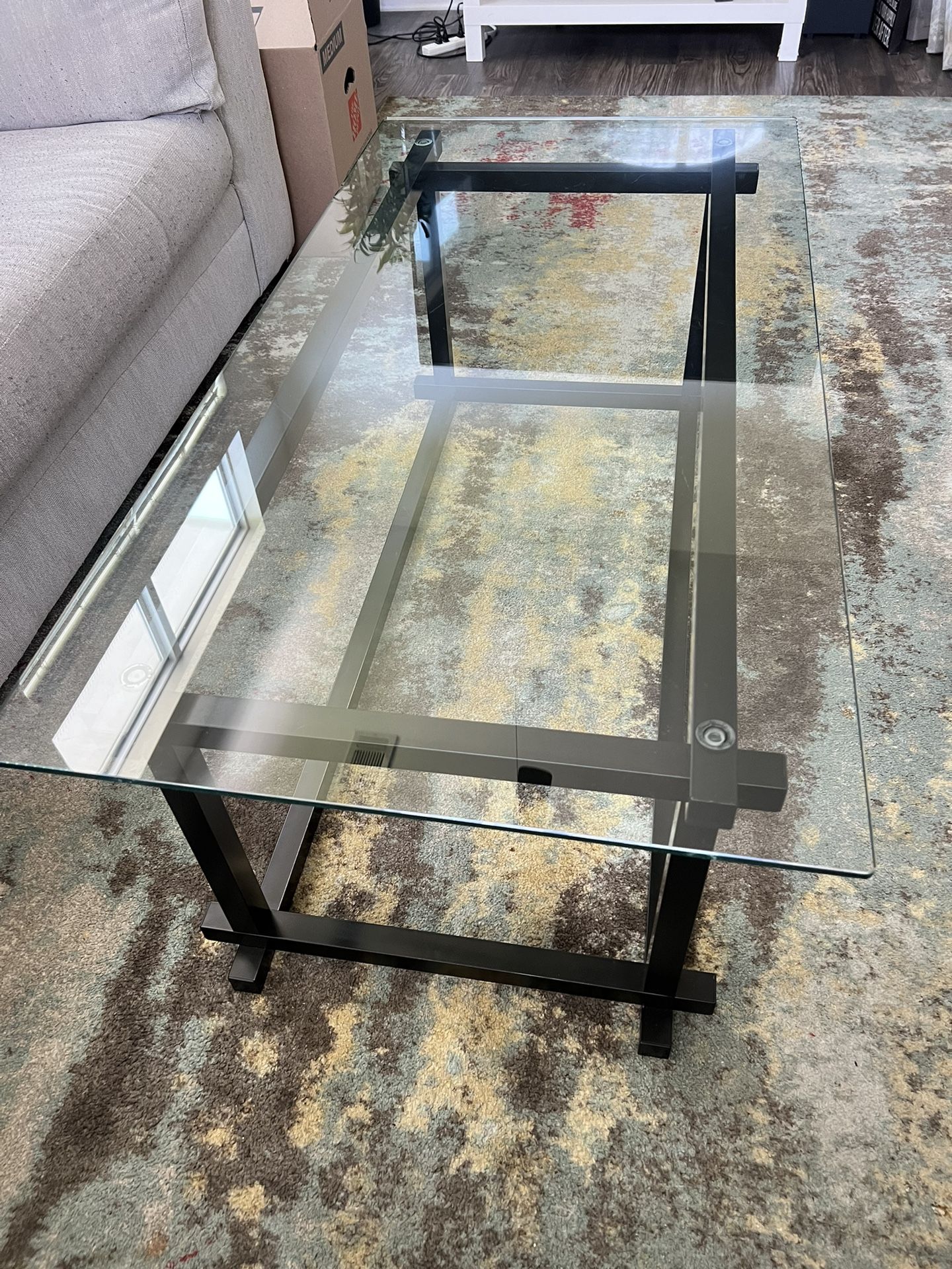 Coffee Table W/ Two Small Side Tables (must Pickup Before 4/31) 