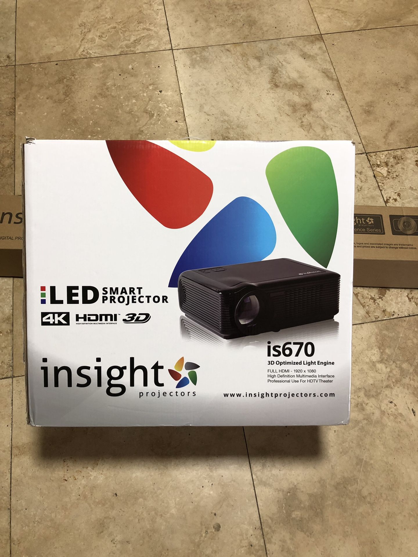 Insight projector is670 with is72 digital projector self lock Screen