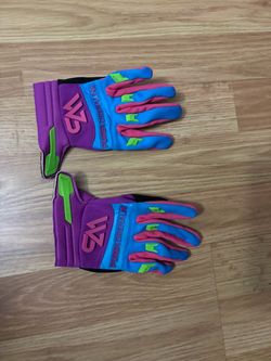 Kids XSmall riding gloves never worn