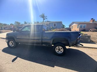 2003 2500 HD Chevy pickup.