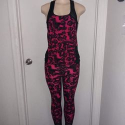New Women's 2 Piece Set Size S/M And L/XL 