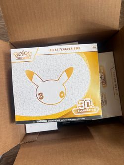 Pokémon 30th Celebration ETB