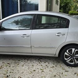 Selling Used 2011 Nissan Sentra