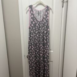 Barely Worn Gray Sleep Dress W/ Pockets 