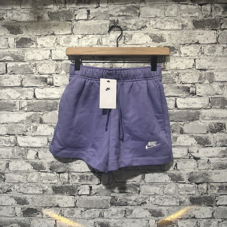 NWT Nike Women's Sportswear Club Fleece Mid Rise 3” Shorts Size XS