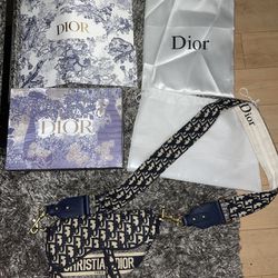 DIOR Saddle Bag - Blue Dior Oblique embroidery