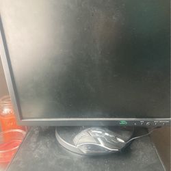 (Selling For repair/trade) (Need Gone Immediately) HP Computer (Needs Repair. (see pictures) Will Trade For Working Touch Screen Windows 11 Laptop)