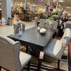 $850 OBO Dining Table For 6