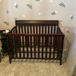 Baby Crib (no mattress) 