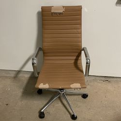 Stylish Fully Functional Tan / Beige Desk Chair