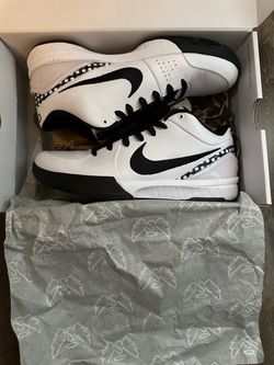 Nike Kobe 4 mambacitas . Size 9.5 used . $ 250