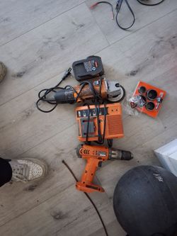 RIDGID Cordless Drill, Circular Saw & Charger Set